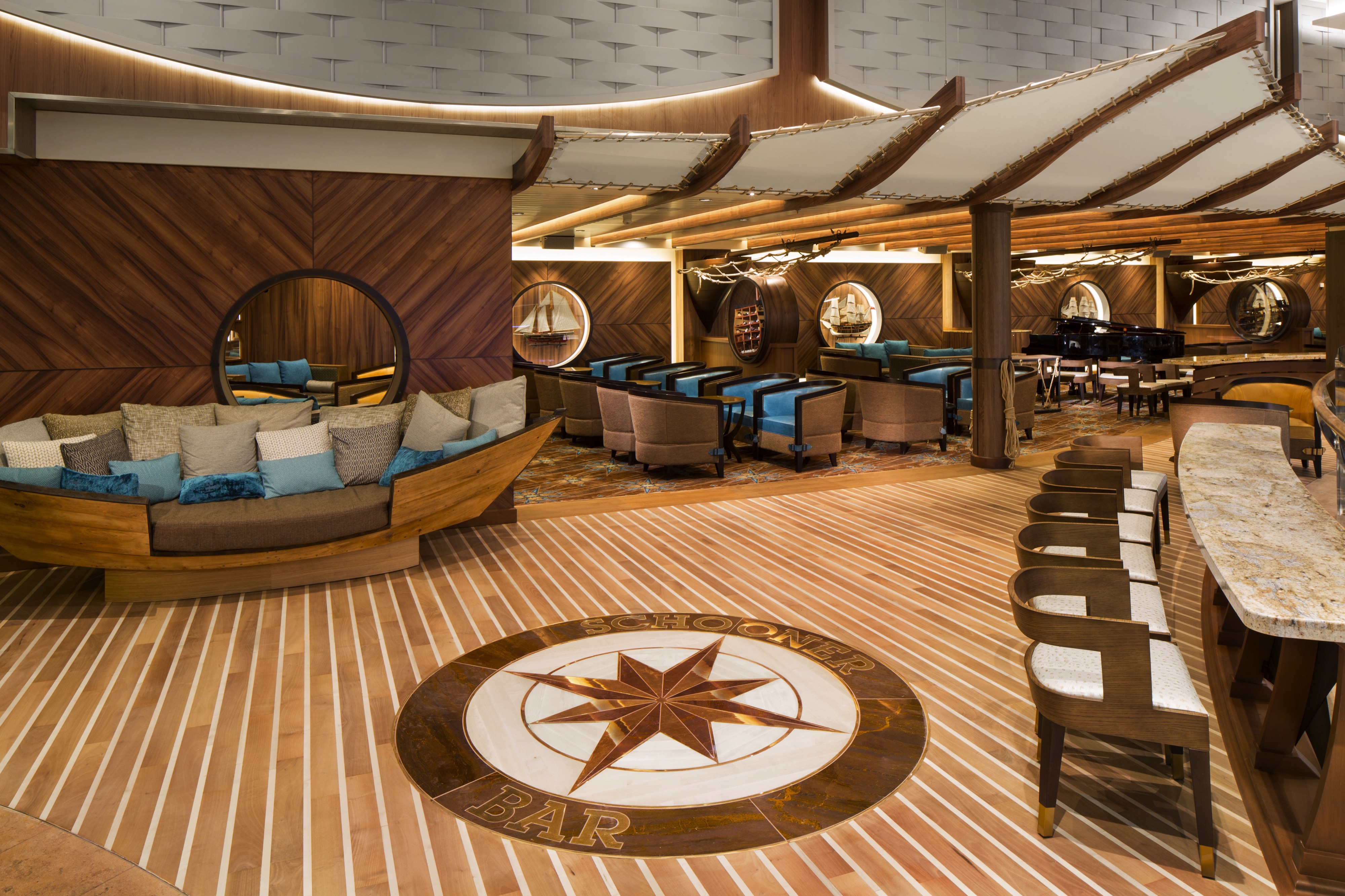Harmony of the Seas - Schooner Bar